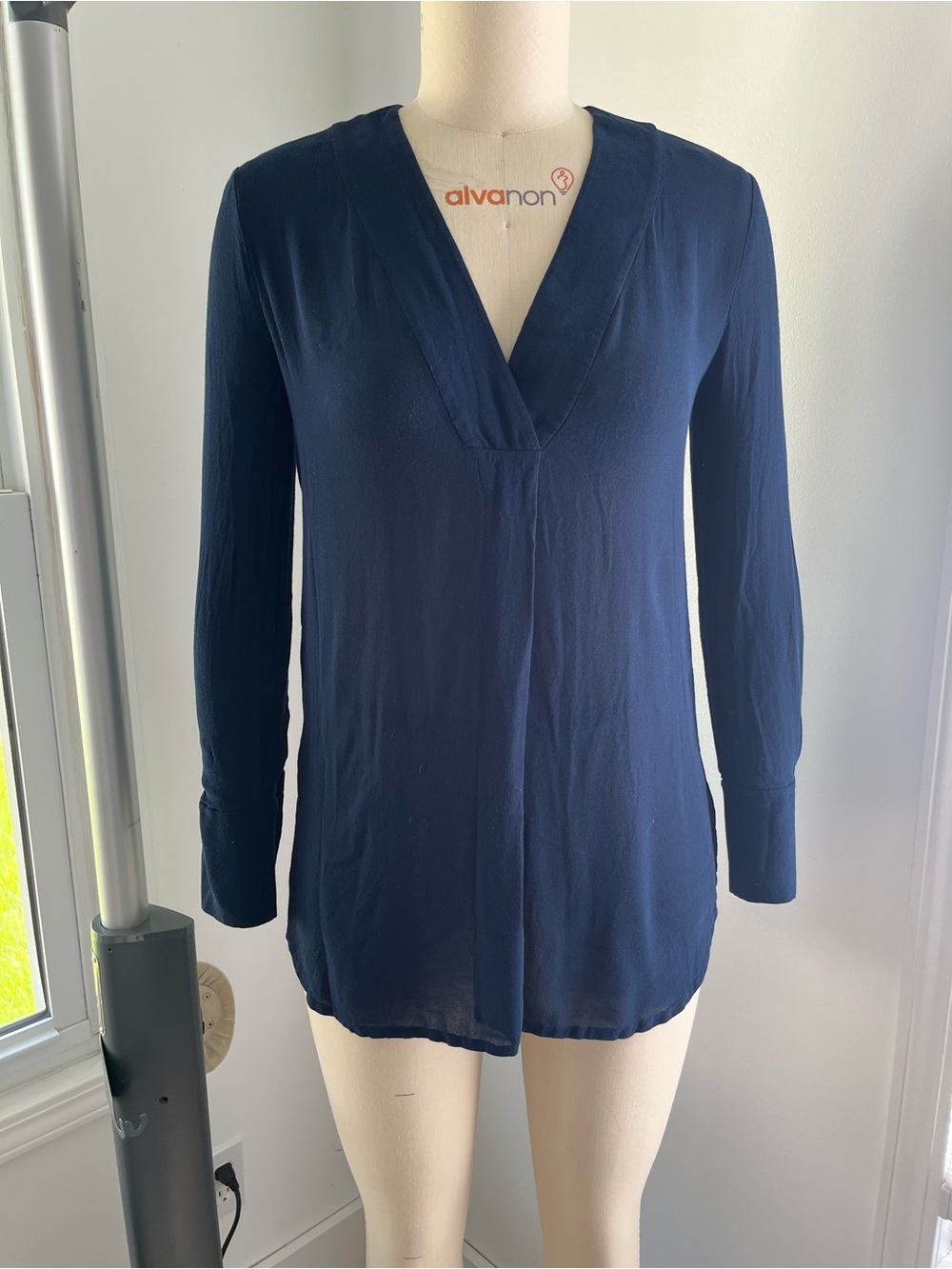 Vince Navy V-Neck Long Sleeve Tunic Top